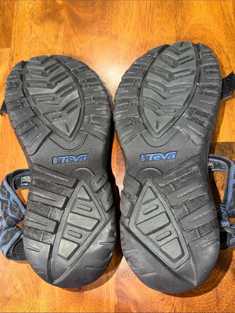 Teva  hurricane 8 Men's Navy and Black Patterned Strap Sandal